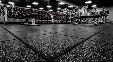 Durable rubber flooring in Dubai gyms for heavy workouts